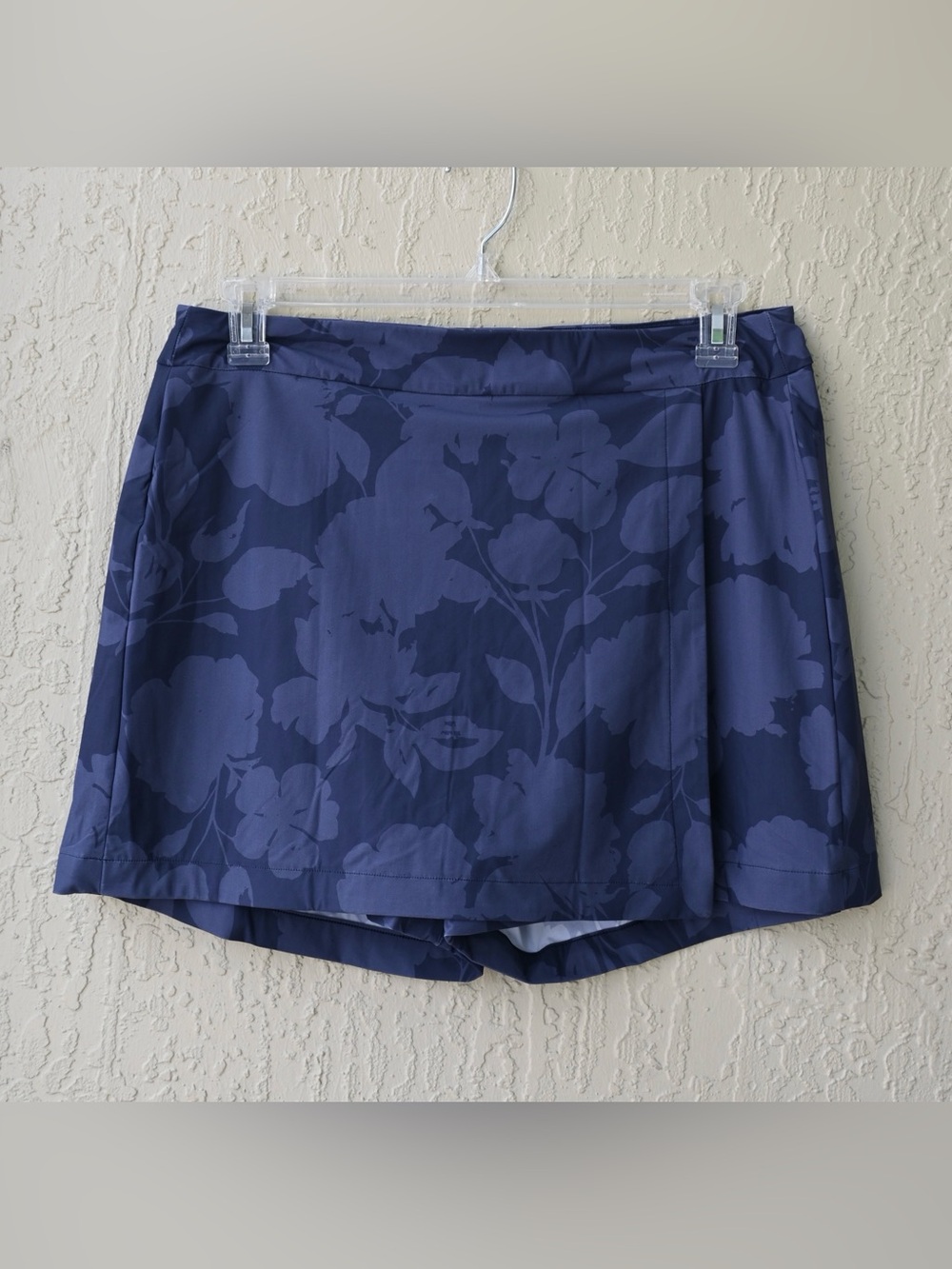 SPANX Sunshine Skort 6” in Floral Navy